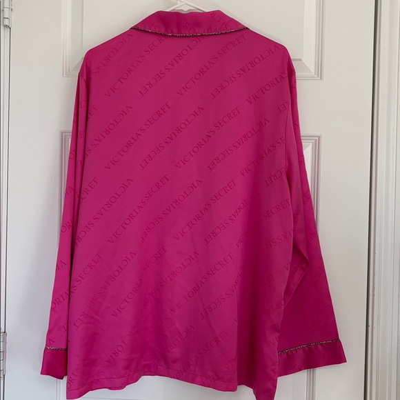 Victoria’s Secret pajama set with leopard detail, size extra large. - Picture 7 of 9